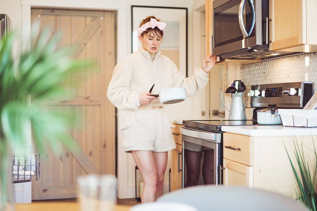 Comfy Seaside Cabana . Hot Tub, Sauna and All Weather Domes - Private in Region of Queens Municipality, Queens County