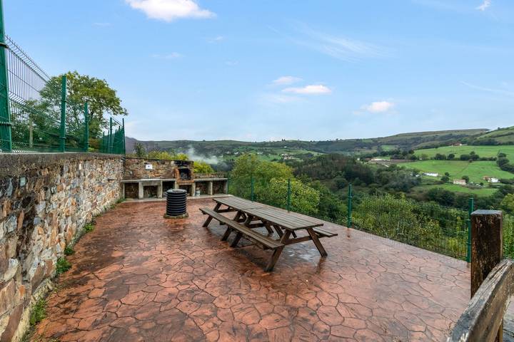 Casa Rural La Barcenilla con vistas a la montaña, balcón y Wi-Fi in Soba, Cordillera Cantábrica