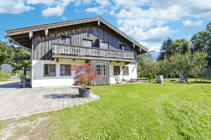 Ferienwohnung für 2 Personen, mit Balkon und Garten im Tölzer Land