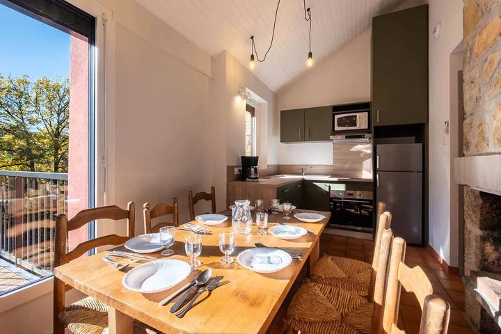 Gîte pour 8 personnes, avec Balcon et Terrasse ainsi que Jardin et Piscine à La Canourgue - 3