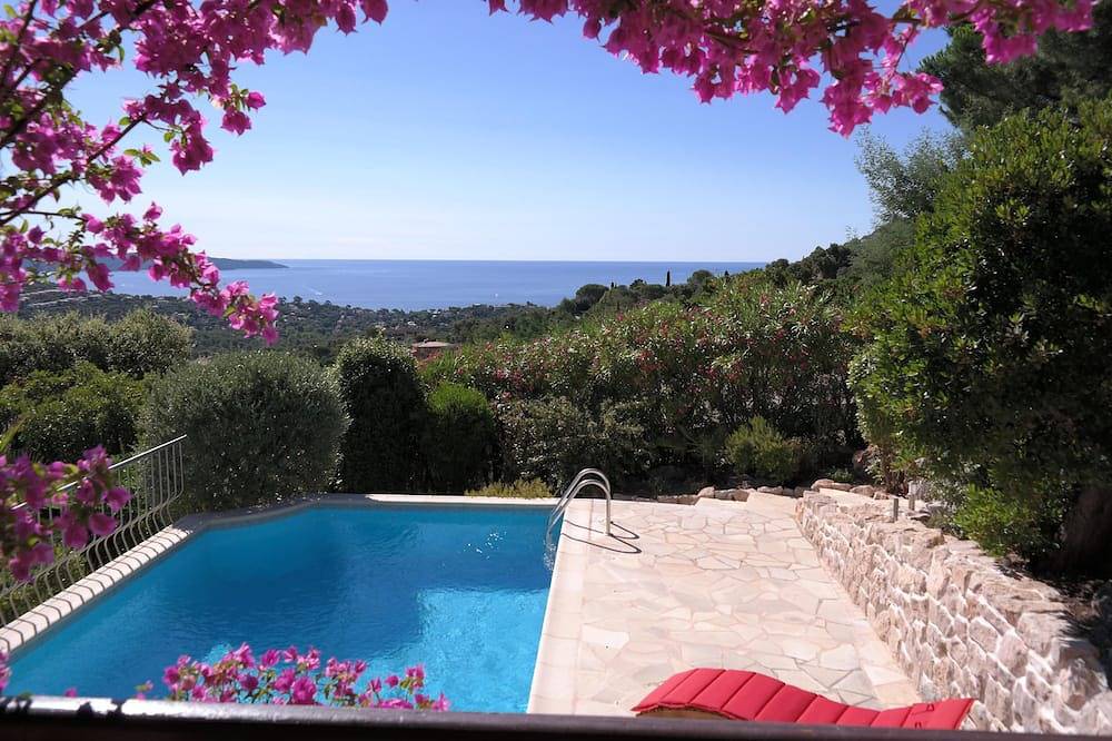 Calme villa avec piscine et vue imprenable sur mer jusqu'à 10 personnes in Cavalaire-sur-Mer, Région de Draguignan