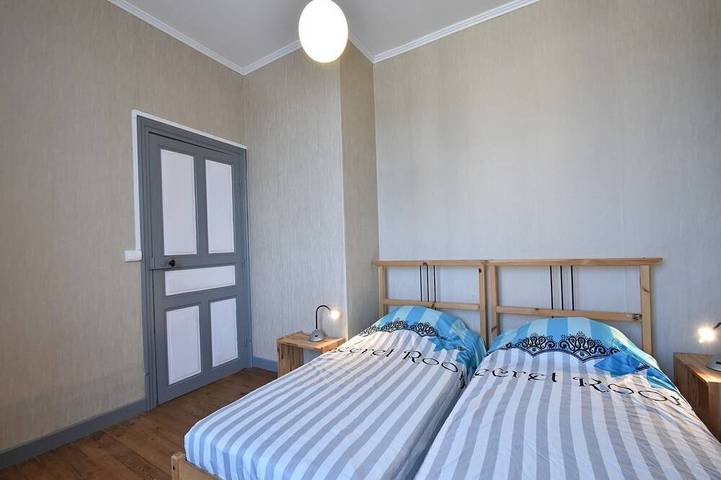 Location de vacances pour 8 personnes, avec piscine ainsi que jardin et terrasse à Martigny-le-Comte - 3