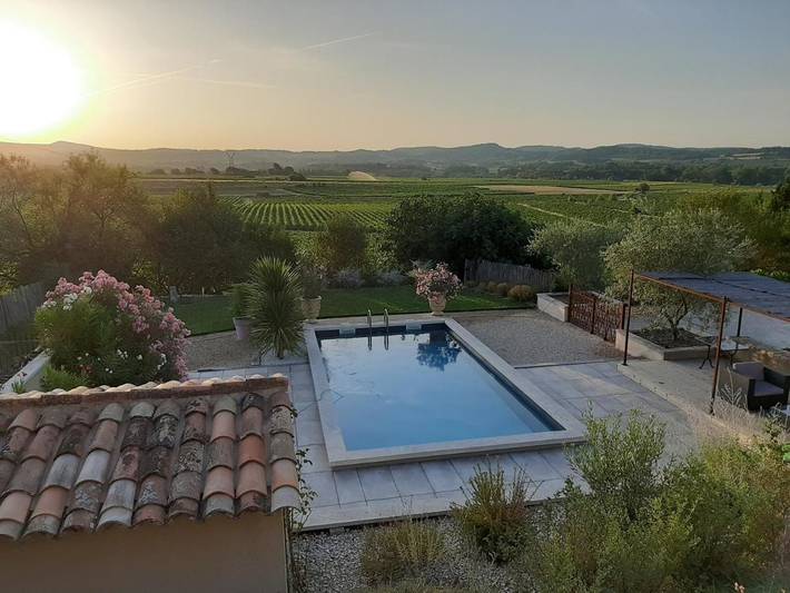 Gîte pour 2 personnes, avec jardin ainsi que vue et piscine à Pertuis - 2