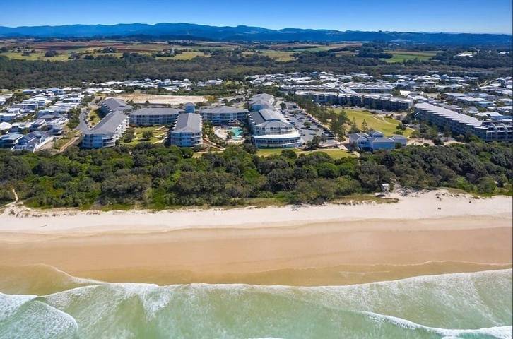 Holiday apartment for 5 people, with hot tub and garden as well as pool and balcony in Tweed Heads