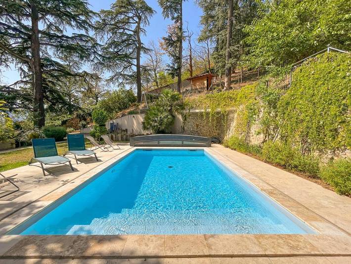 Location de vacances pour 7 personnes, avec vue ainsi que jardin et piscine à Vienne (Isère) - 4
