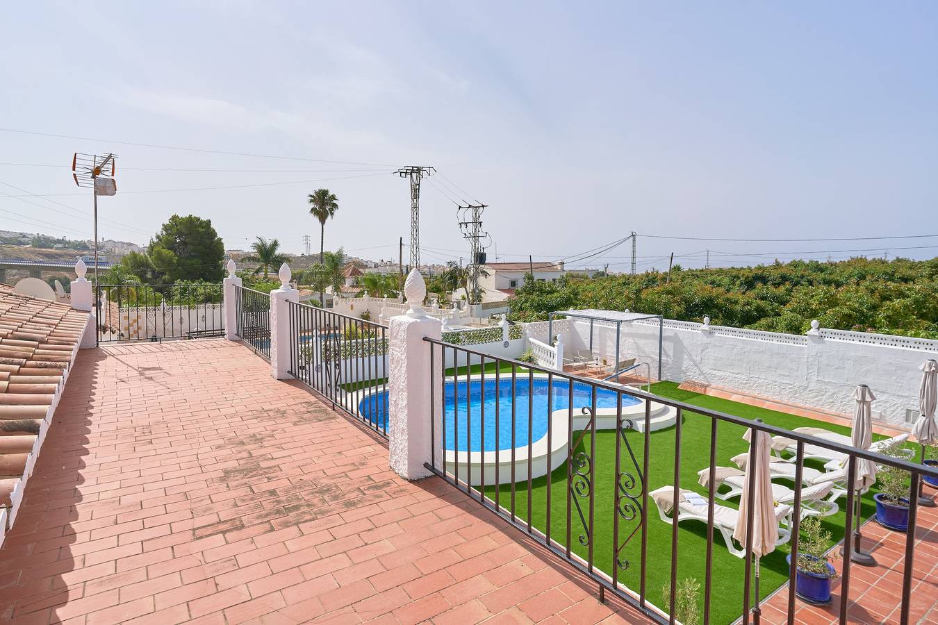 Villa 'Grayce' con vistas a la montaña, Wi-Fi y aire acondicionado in Rio Chillar, Frigiliana