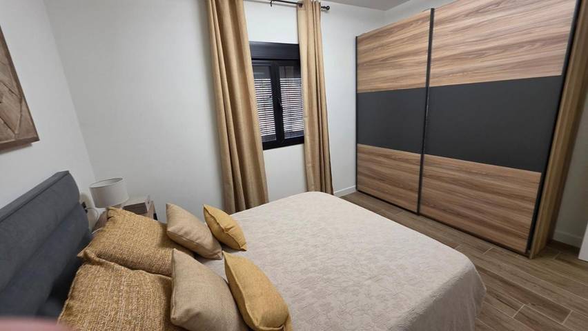 Casa rural para 7 personas, con Terraza y Jardín además de Piscina y Vistas en Cabra - 2