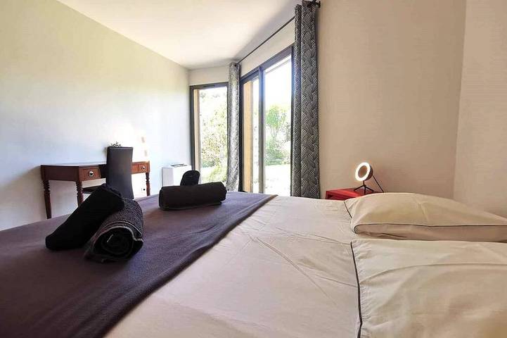 Location de vacances pour 6 personnes, avec Balcon et Jardin à Alleins - 3