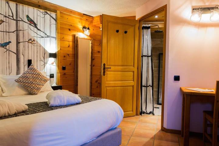 Hôtel pour 2 personnes, avec piscine et sauna ainsi que jacuzzi et jardin dans Office De Tourisme D Ancelle - 2