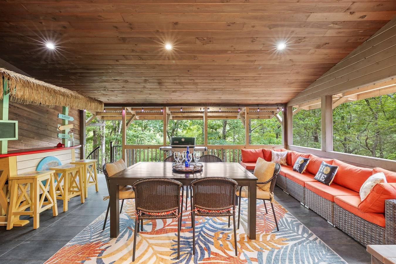 Waterfall Views Hot Tub Game Room Dog Friendly in Saw Creek, Pike County