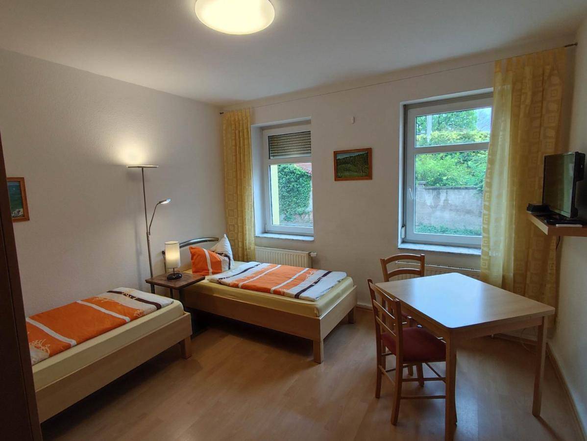 Triple Room with Garden View in Südwest, Leipzig