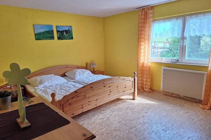 Ferienwohnung für 7 Personen, mit Pool und Garten in Grünberg