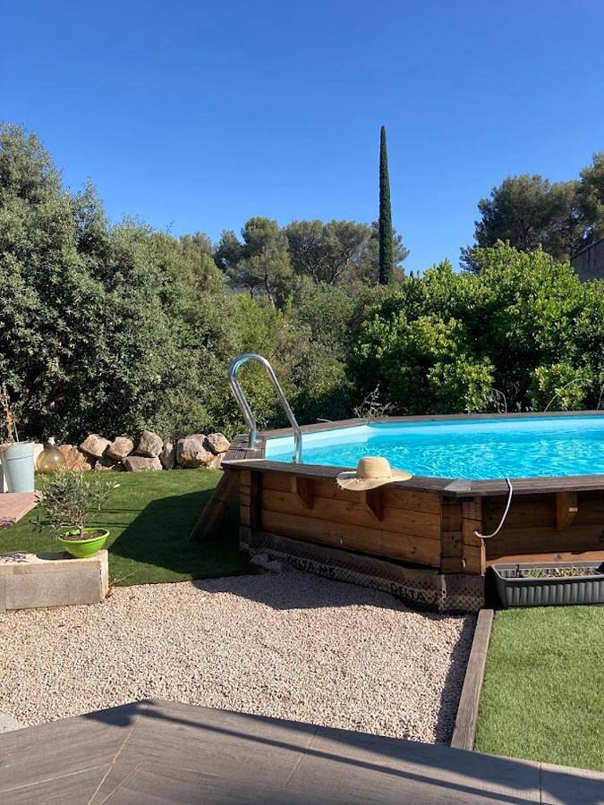 Appartement de vacances entier, Chambre d'hôte, Sdb & accès privé, piscine et jardin partagés in Gémenos, Côte méditerranéenne (France)