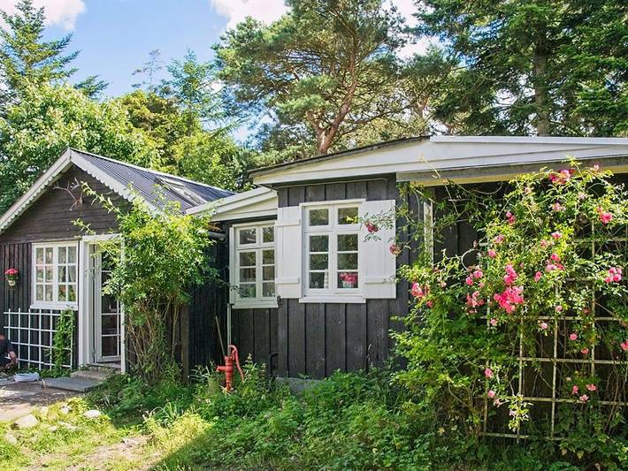 Feriehus for 6 personer, med terrasse, dyr tillatt i Jerup