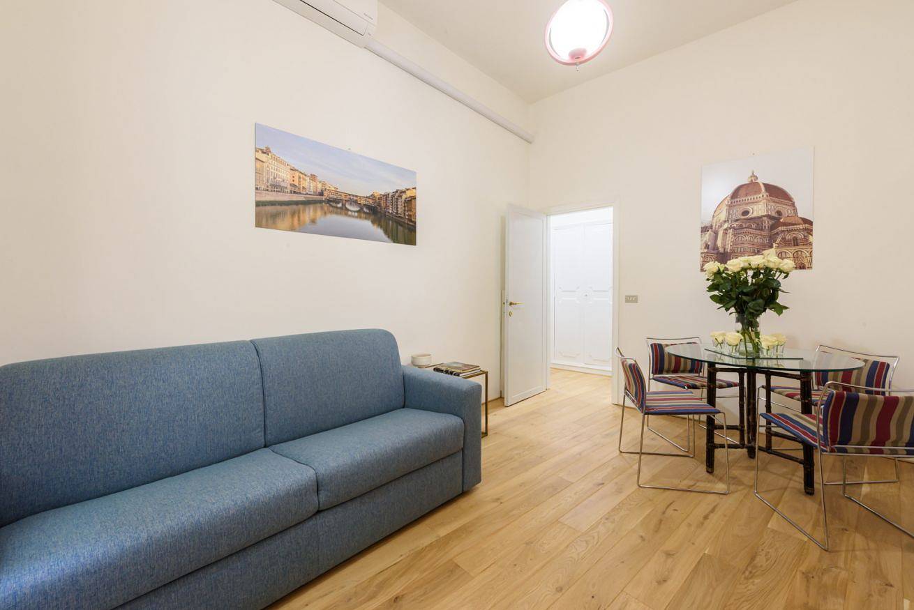 Entire apartment, Lucky House by Mmega in Florence city center, Florence