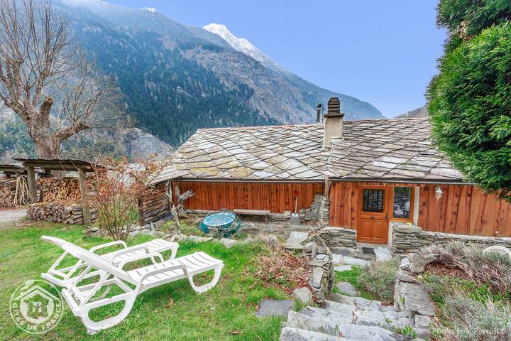Gîte pour 6 personnes, avec Terrasse et Jardin
