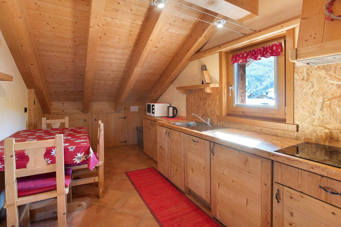 Entire studio, Apartment 'La Baitina app C' with Mountain View & Wi-Fi  in Livigno (Town), Livigno