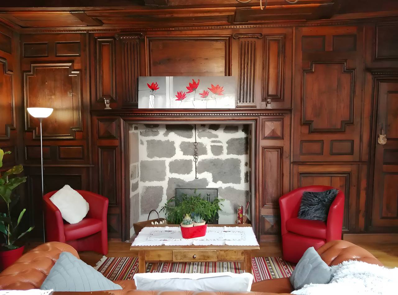 Duplex de la maison dite des princes de monaco in Vic-sur-Cère, Région d'Aurillac