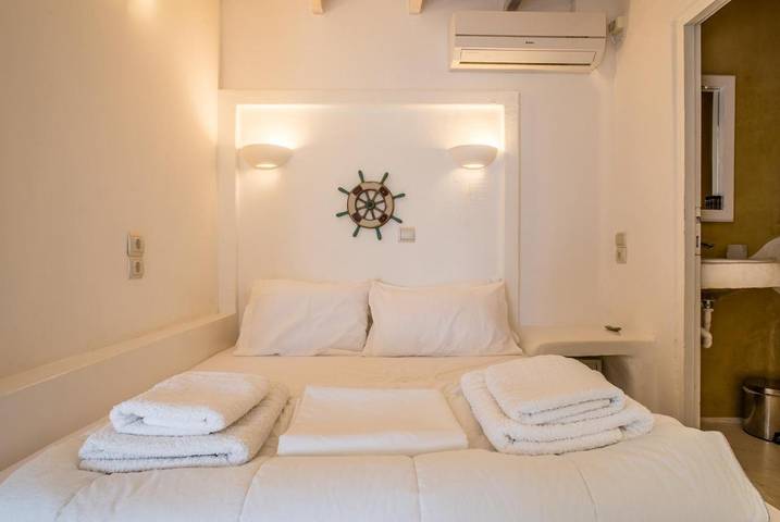 Maison d’hôte pour 2 personnes, avec balcon et vue dans Folégandros - 2