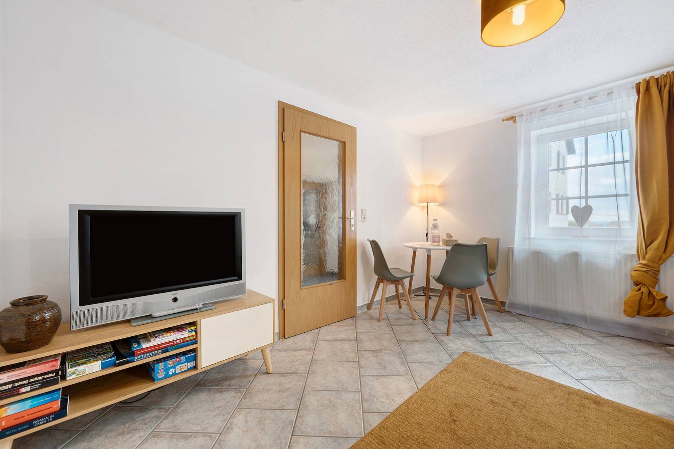 Appartement entier, Appartement 'Malia' avec terrasse partagée, jardin partagé et Wi-Fi in Neubulach, Forêt Noire du Nord