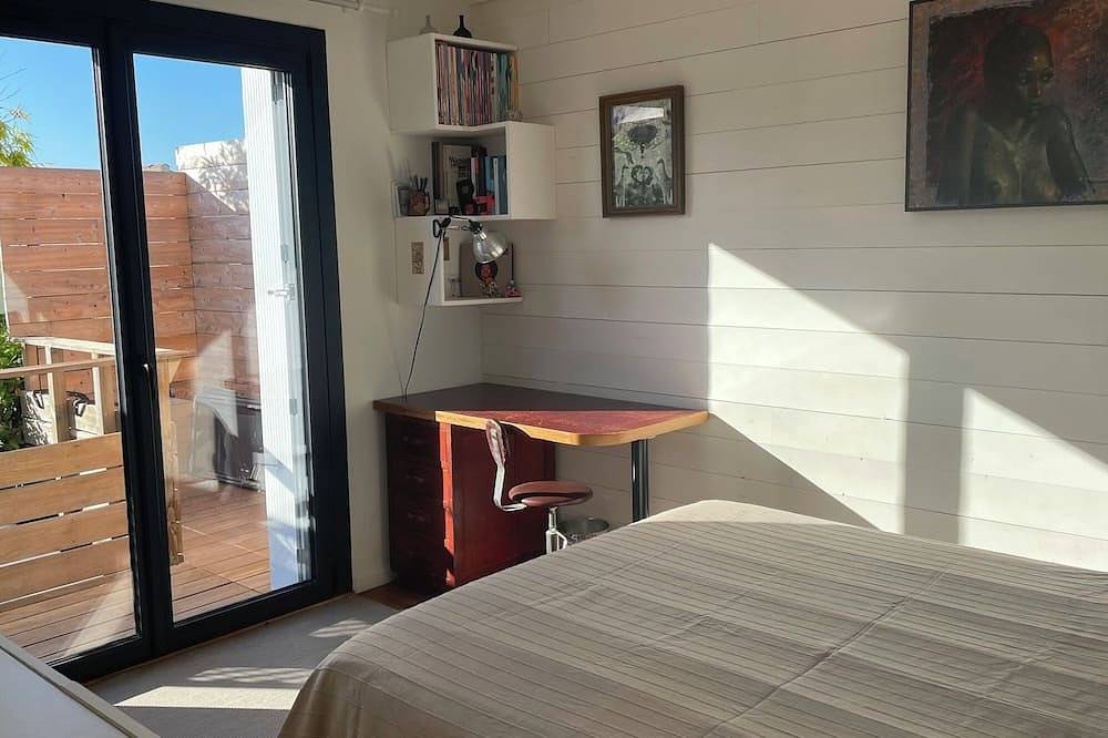 Pleasant Sunny House With Terrace And Garden in La Rochelle, La Rochelle region