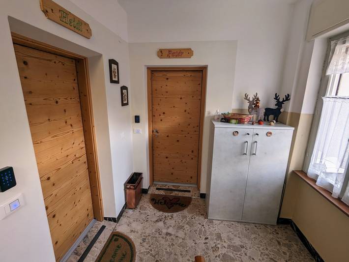 Entire apartment, Apartment 'Casa Vacanze Heidi in Val Di Rabbi' with Mountain View, Balcony and Wi-Fi in San Bernardo (Rabbi), Rabbi