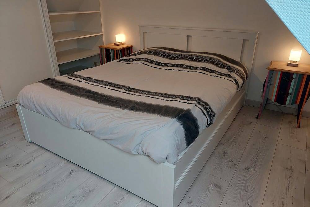 Appartement entier, T2 coeur de ville avec parking et au calme in Quimper, Région de Quimper