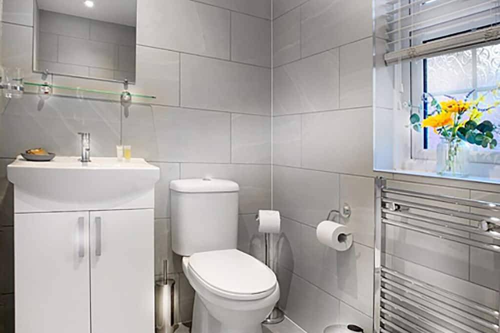 Apartamento entero, Wokingham - 2 Bedroom Maisonette - With Parking in Wokingham, Berkshire