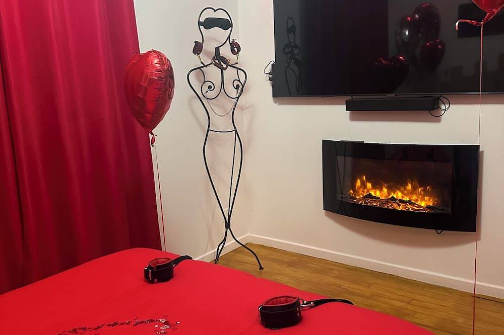 Love Room La Maison des Plaisirs in Champigny (Yonne), Yonne
