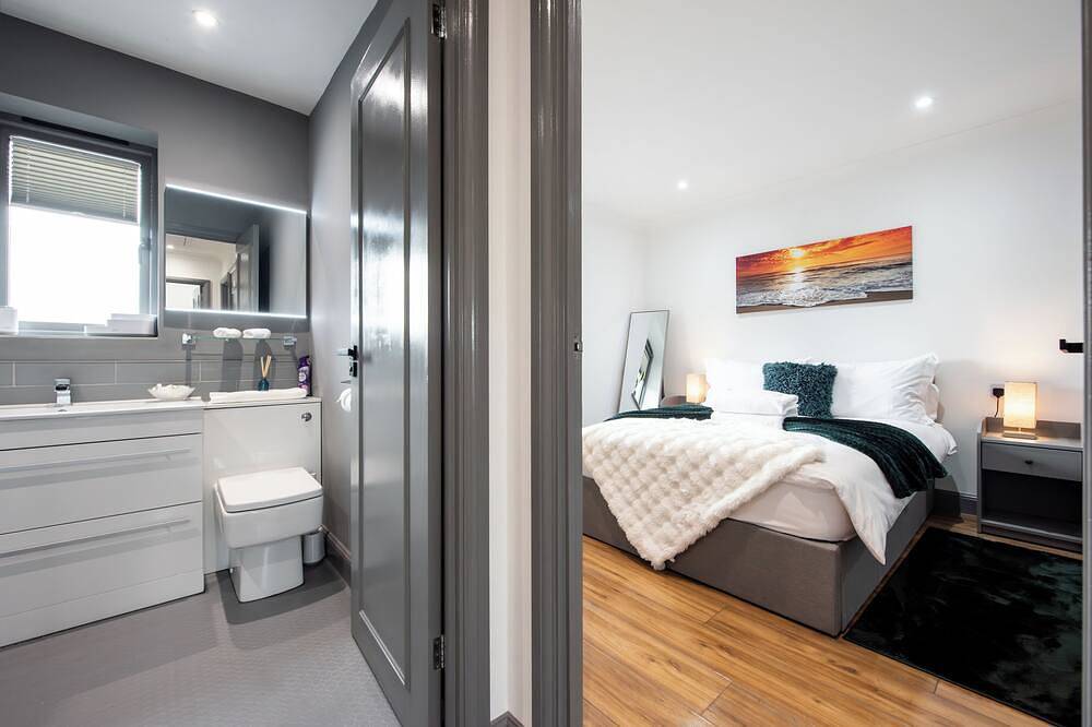 Cosy & Stylish 3 Bedroom House, 2 Free Parking, Free Wifi, 5 min to Station in Colchester, Essex