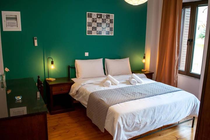 Ferienwohnung für 8 Personen, mit Balkon und Ausblick in Nafplio