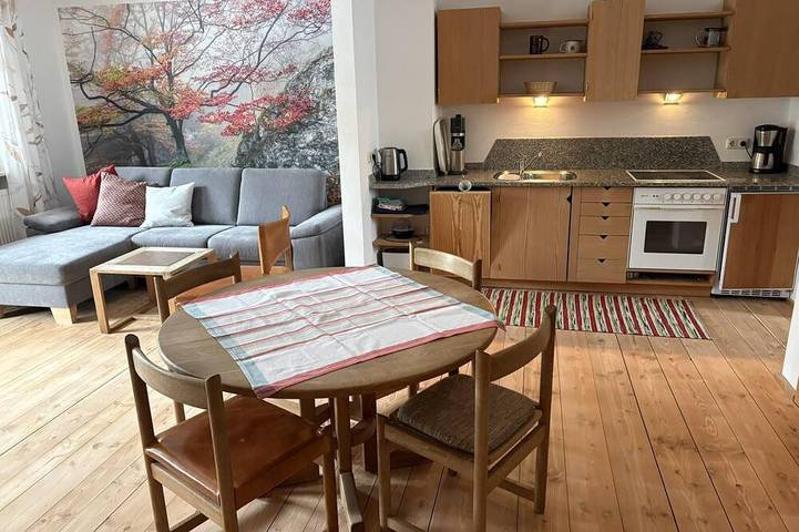 Ferienwohnung für 2 Personen, mit Balkon und Garten sowie Sauna