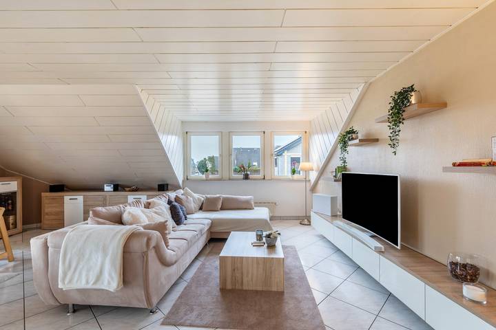 Appartamento intero, Appartamento 'Am Wald' con giardino comune, balcone e Wi-Fi in Eppenrod, Lahn-Taunus