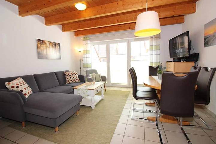 Ferienhaus für 6 Personen, mit Pool und Garten in Butjadingen