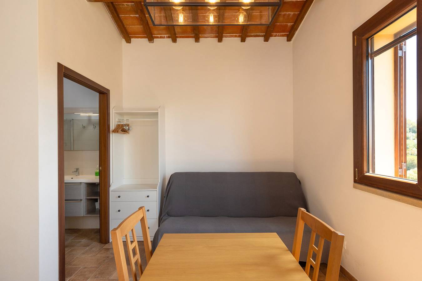 Ganzes Studio, Studio 'Oltremare, Casa Riparbella' mit Gemeinschaftspool, Wi-Fi und Klimaanlage in Riparbella, Etruskische Küste