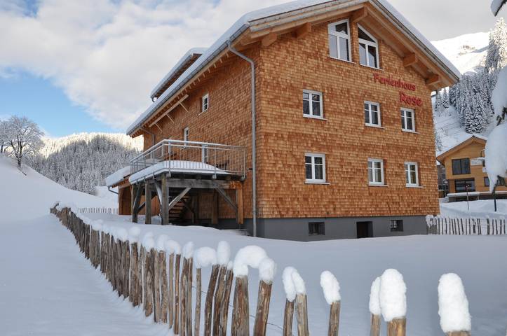Ferienwohnung für 11 Personen, mit Terrasse und Garten sowie Sauna und Ausblick im Bregenzerwald