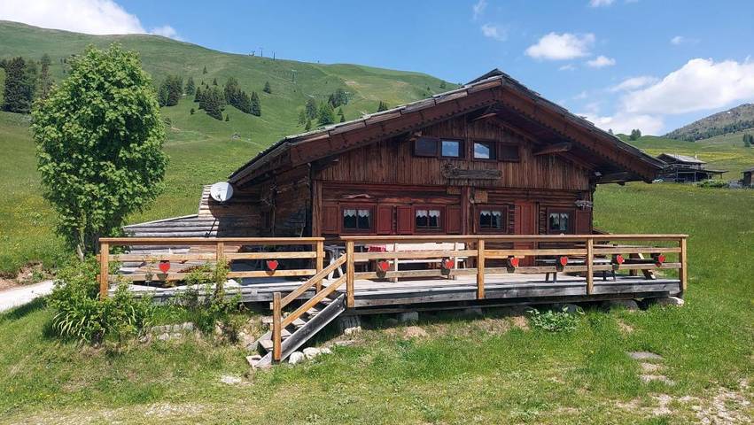 Chalet per 6 persone, con Balcone e Terrazza nonché Giardino e Sauna in Val di Fiemme