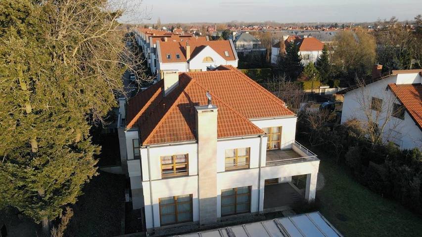 Apartament wakacyjny dla 33 osób, z Jacuzzi i Taras oraz Sauna w Wilanów