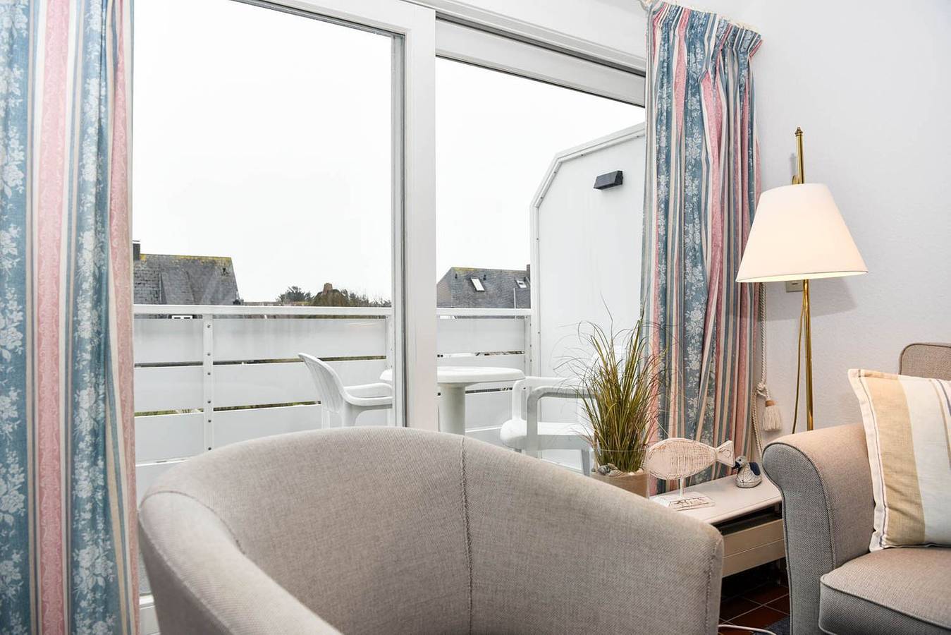 Ganze Wohnung, Sylt ist wertvoller Lebensraum und wohltuender Urlaubsort, ein paradiesisches Refugium, das im Grunde keinen von uns braucht. Wir hingegen, jene, die seit jeher diese Verbindung spüren, wir brauchen die Insel. in Wenningstedt, Sylt