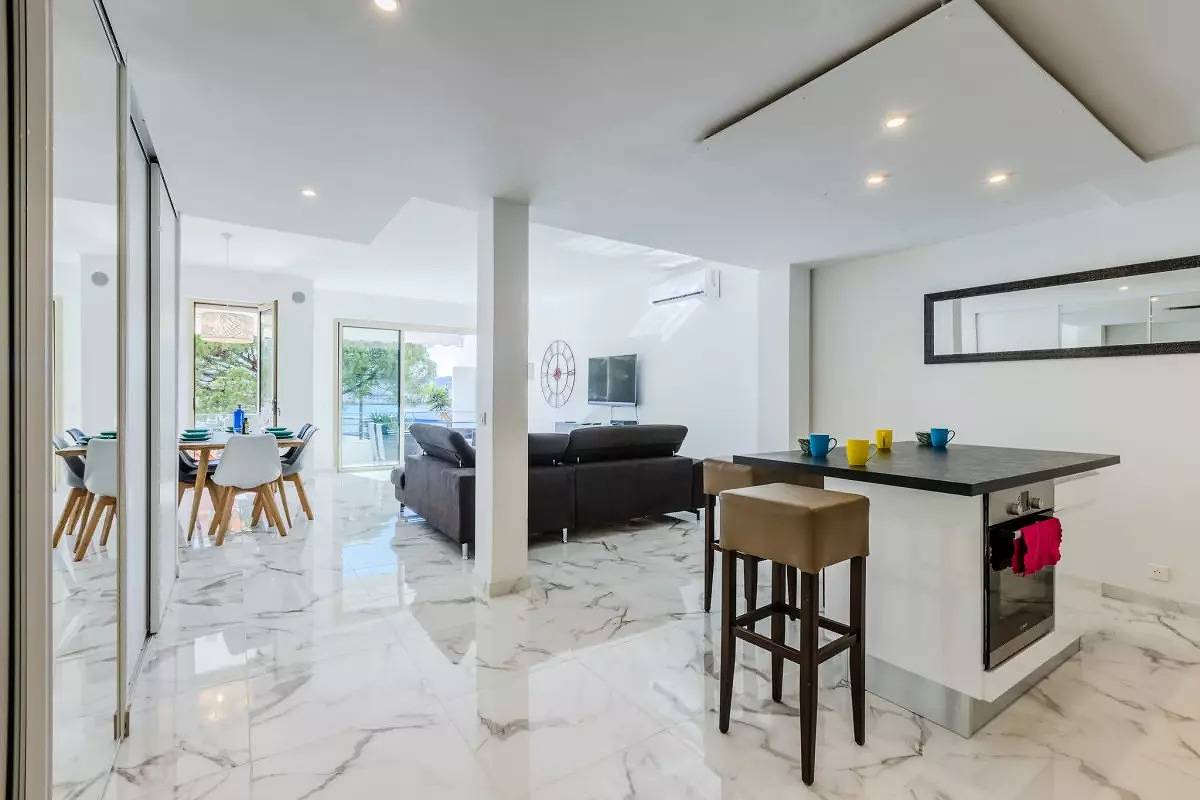 Appartement entier, 90m2 sur la Croisette avec terrasse & vue mer in Cannes, Côte méditerranéenne (France)