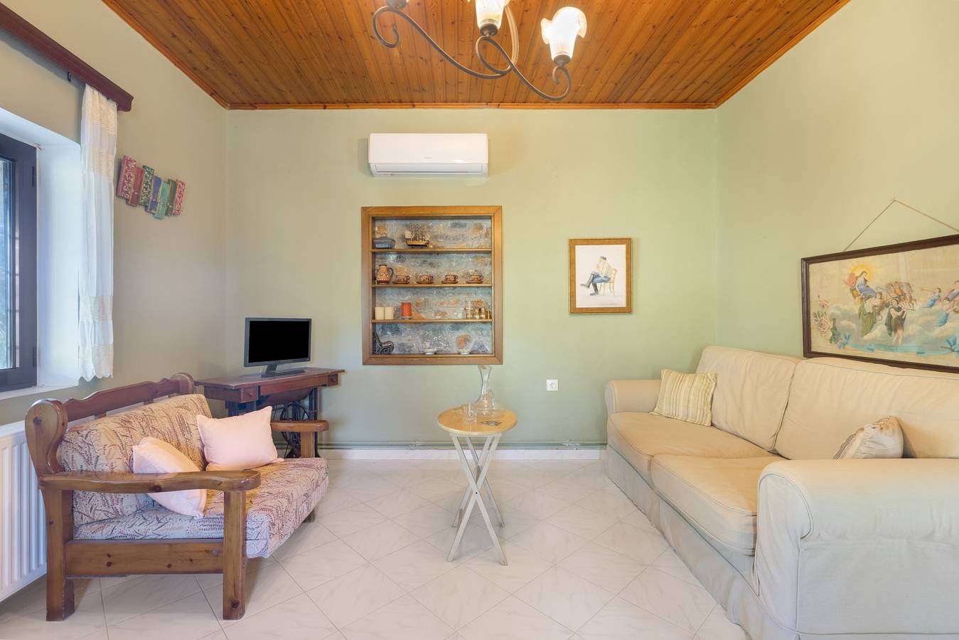 Casa de piedra entre árboles con jardín privado, terraza y Wi-Fi in Region de Chania