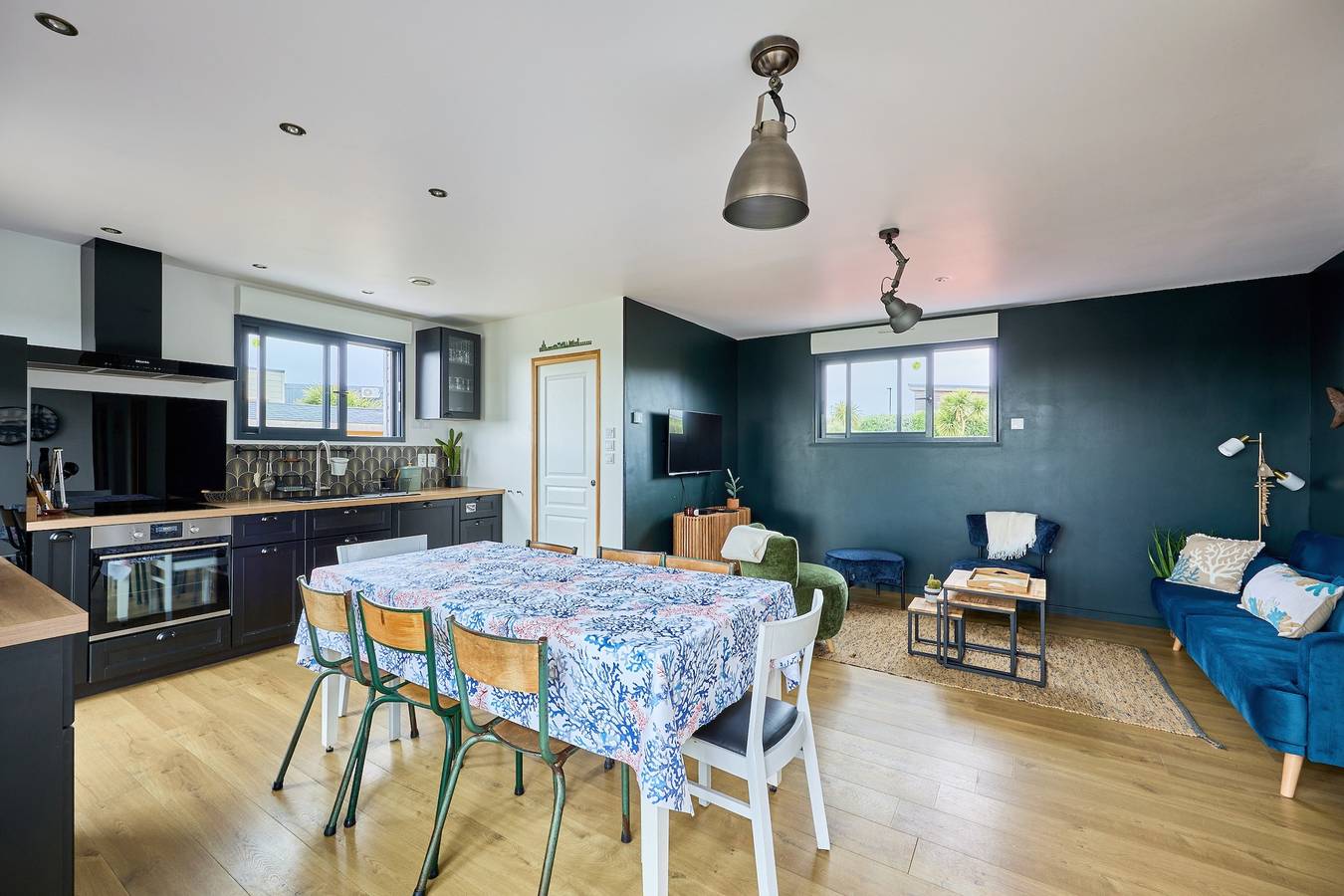 Ferienhaus für 6 Personen mit Terrasse in Les Moitiers-d'Allonne, Côte de la Déroute