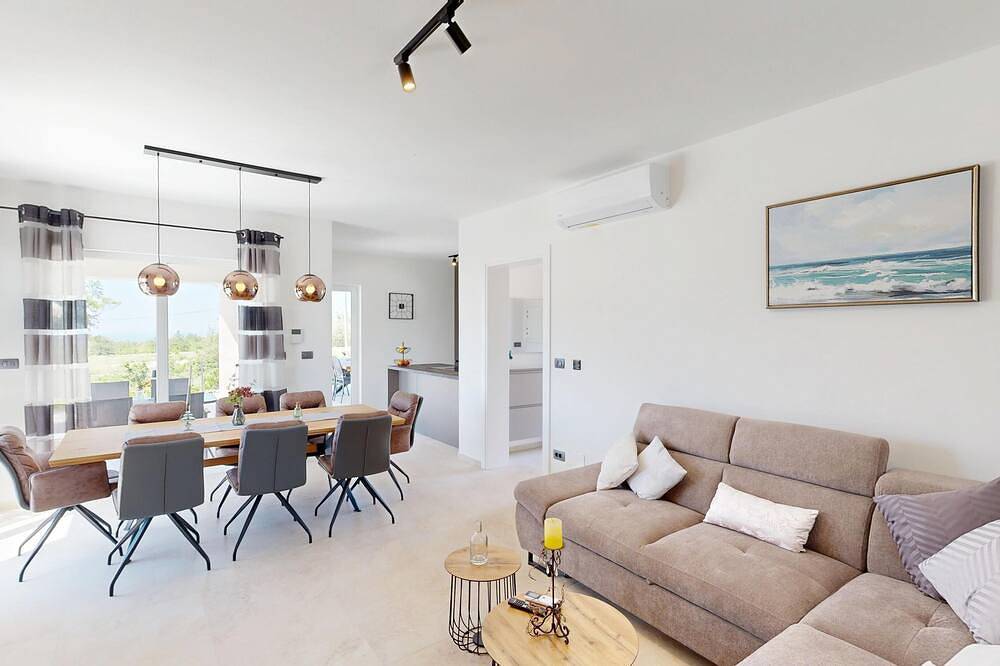 Villa Amelie for up to 8 people with pool and e-charging station near Porec in Visignano (Općina), Istria centrale