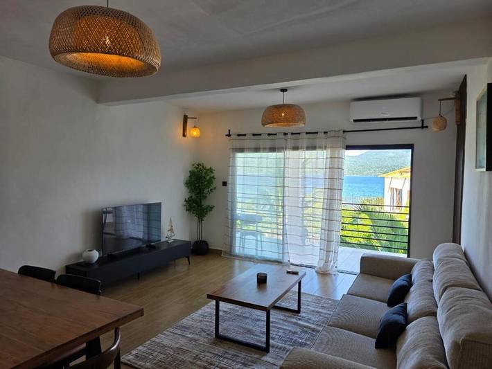 Gîte pour 4 personnes, avec vue et terrasse, animaux acceptés à Bouéni - 2