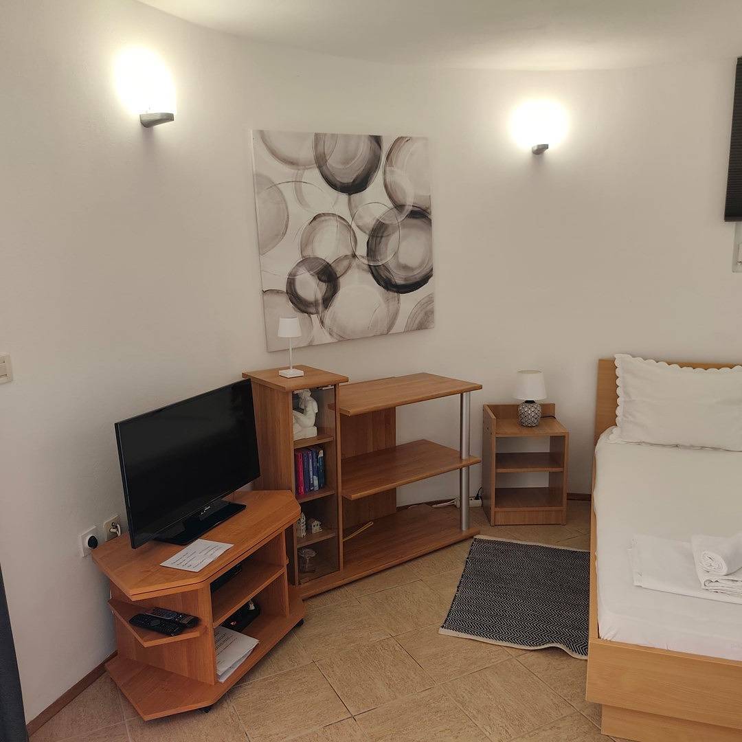 Ganze Wohnung, Studio Apartment mit Terrasse in Primošten, Šibenik-Knin