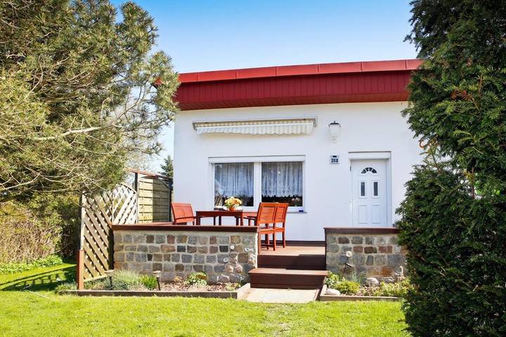 Ferienhaus für 3 Personen, mit Terrasse und Garten sowie Ausblick in Bastorf