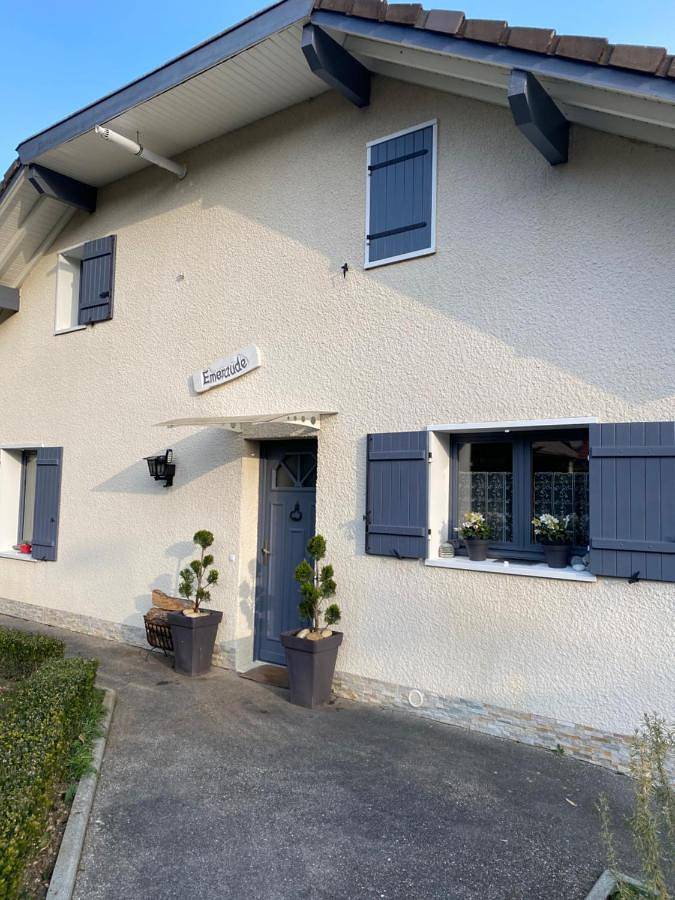 Location de vacances pour 6 personnes, avec Balcon et Jacuzzi ainsi que Terrasse et Jardin dans Station de Monts Jura - 3