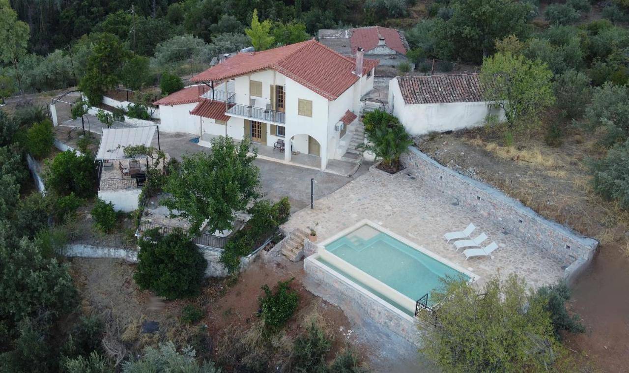 Villa with Private Pool in Pera Melana, Kinuria