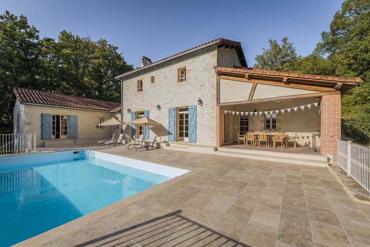 Gîte pour 8 personnes, avec piscine
