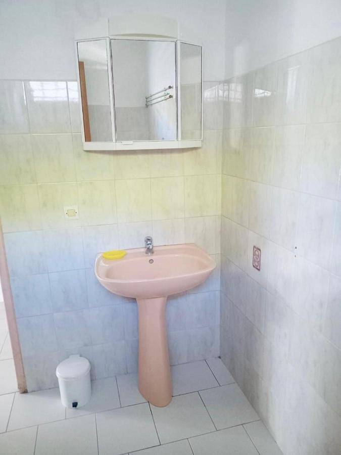 Location de vacances pour 6 personnes, avec terrasse et jardin dans Port-Louis (Guadeloupe) - 4